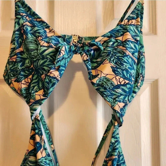 One Piece Swimsuit‎ - Picture 3 of 5